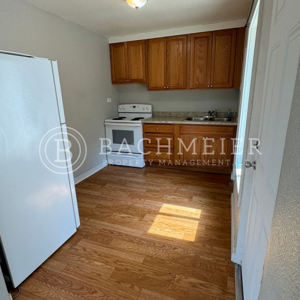 518 SW 15th St - Photo 3 of 5