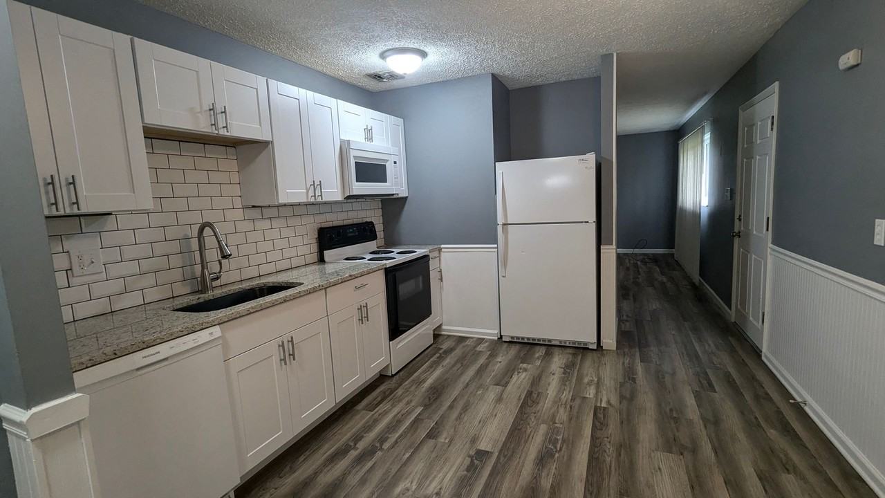 1759 Alcoy Dr - Photo 3 of 12