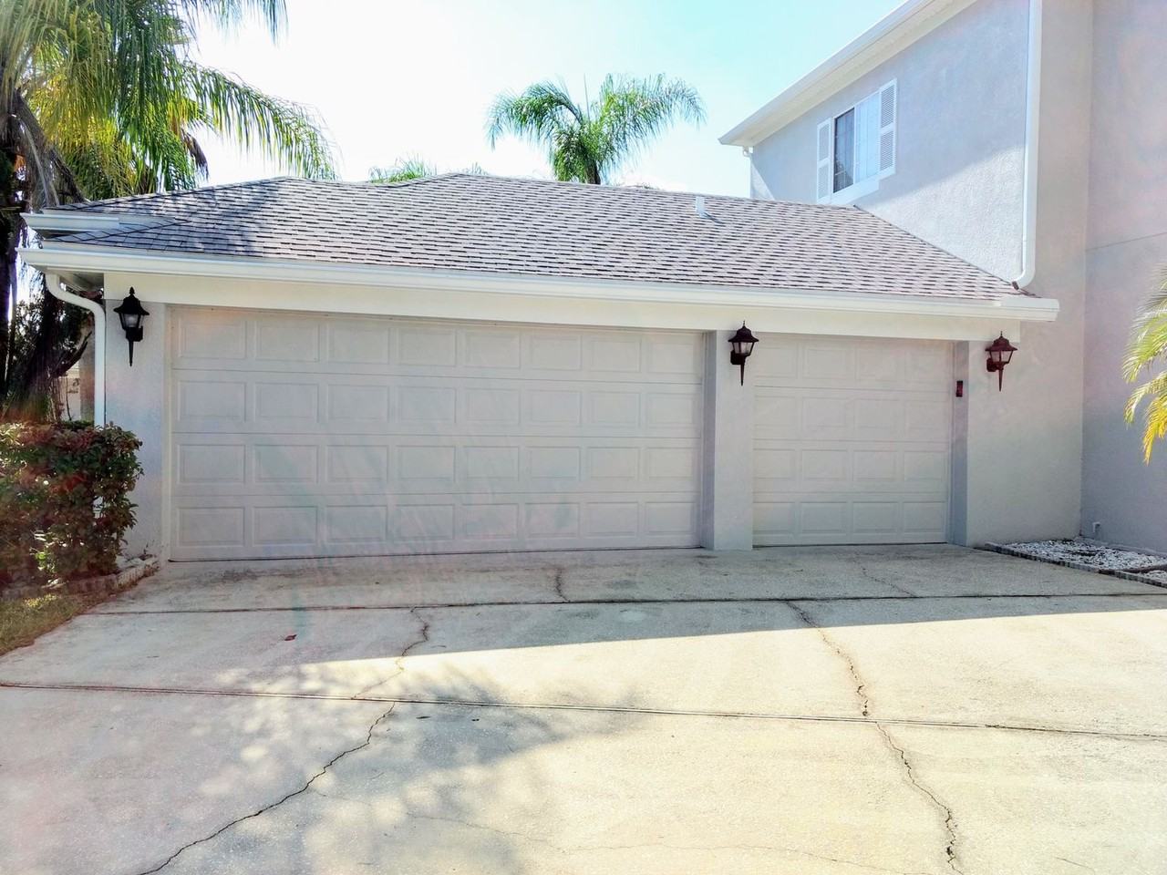 12319 Shadowbrook Ln - Photo 2 of 31