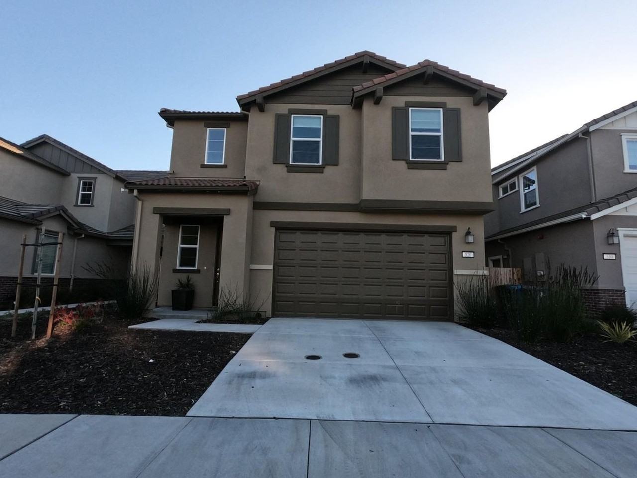 520 Tanoak St - Photo 2 of 20