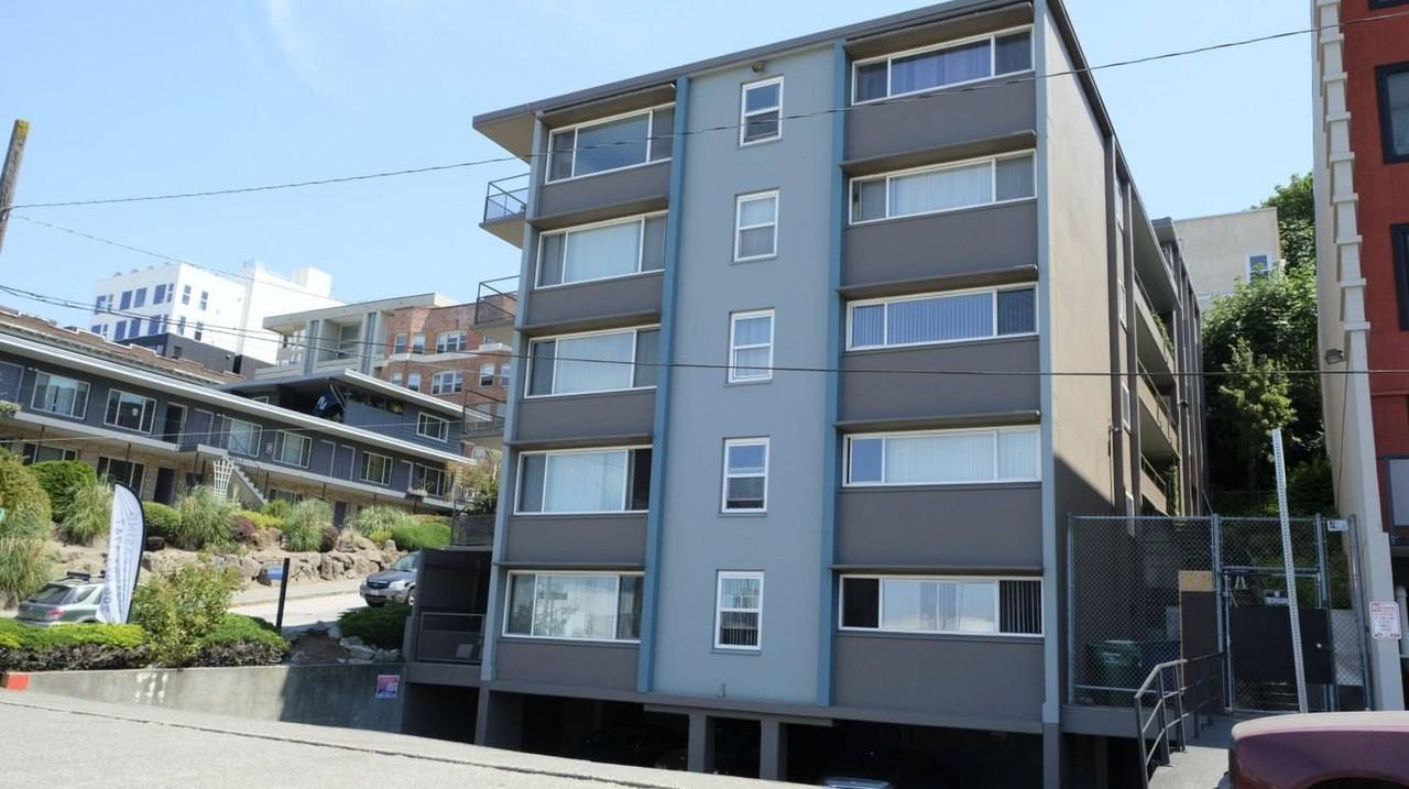 Clift House Apartments | Updated Homes Near Broadway and Light Rail - Photo 4 of 27