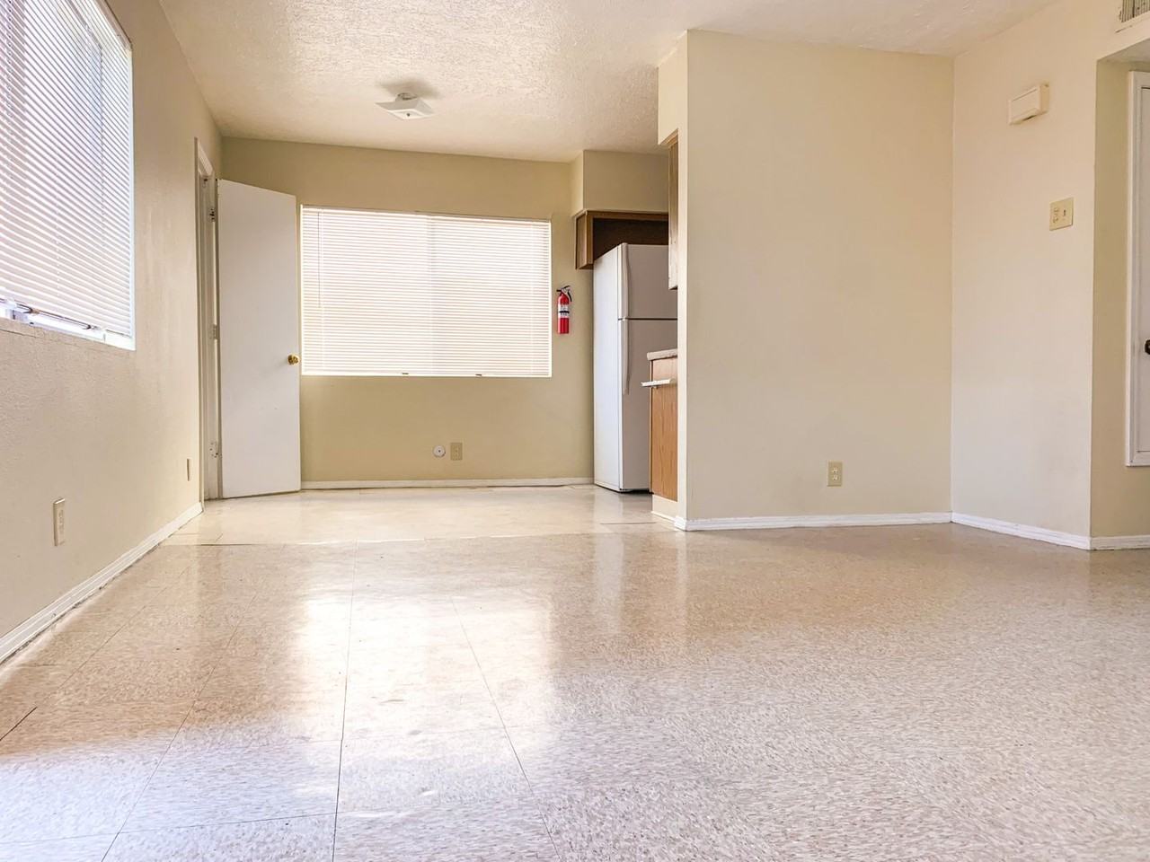 Spacious 2 Bedroom Apartment with On - Photo 5 of 35