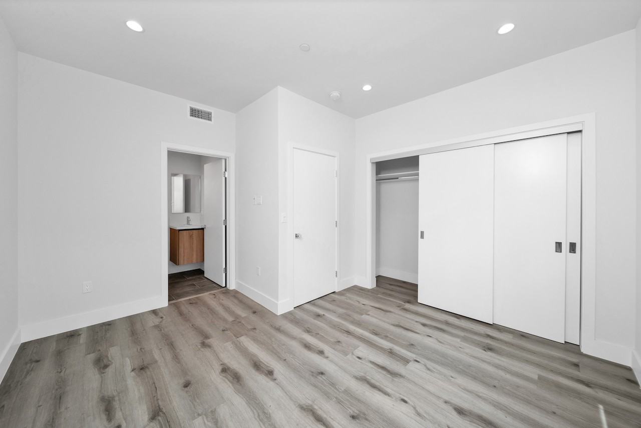 11522 Emelita Street - Photo 4 of 50