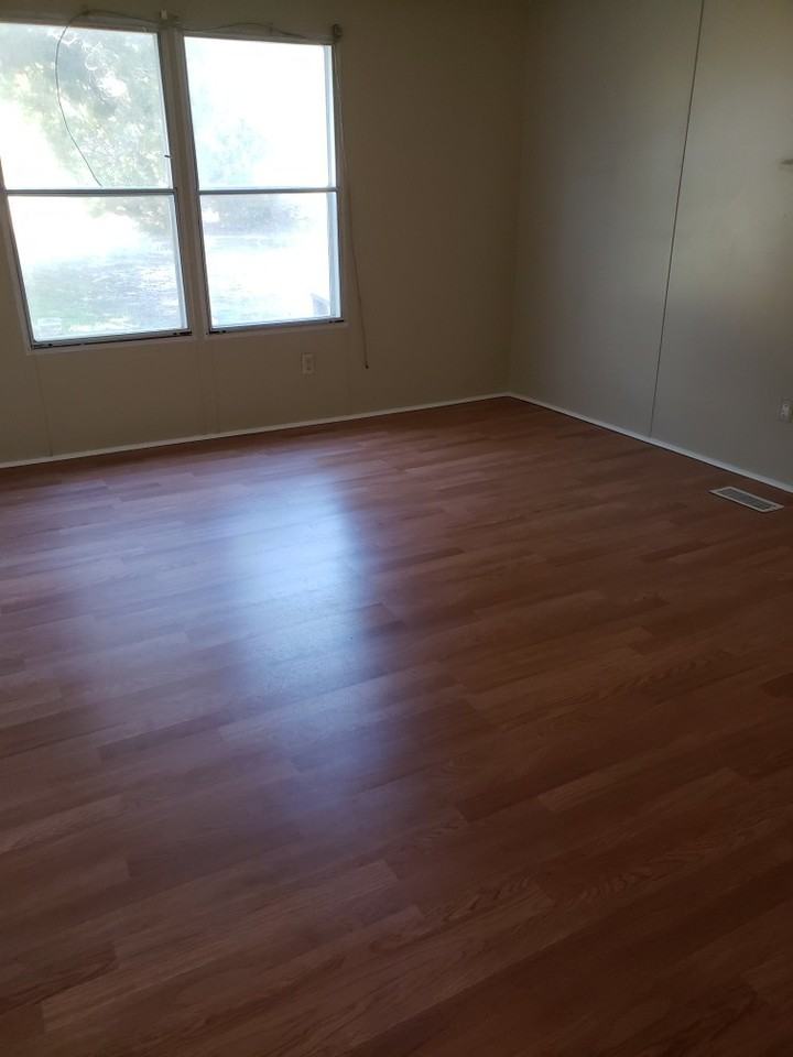 390 Yorktown Dr - Photo 6 of 34