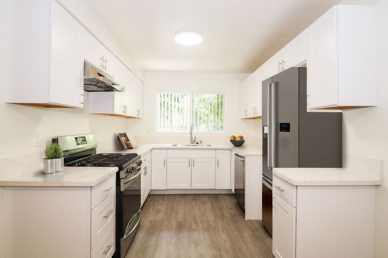 Fantastic gated 71 units building complex in Encino with pool, laundry facilities, assigned parking, on site manager... - Photo 2 of 21