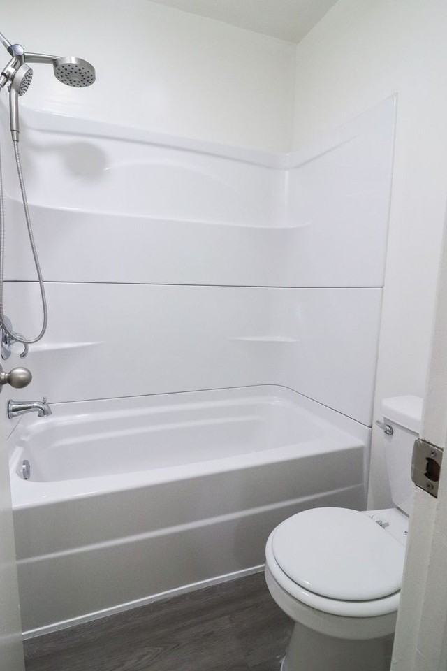 Fantastic gated 71 units building complex in Encino with pool, laundry facilities, assigned parking, on site manager... - Photo 5 of 21