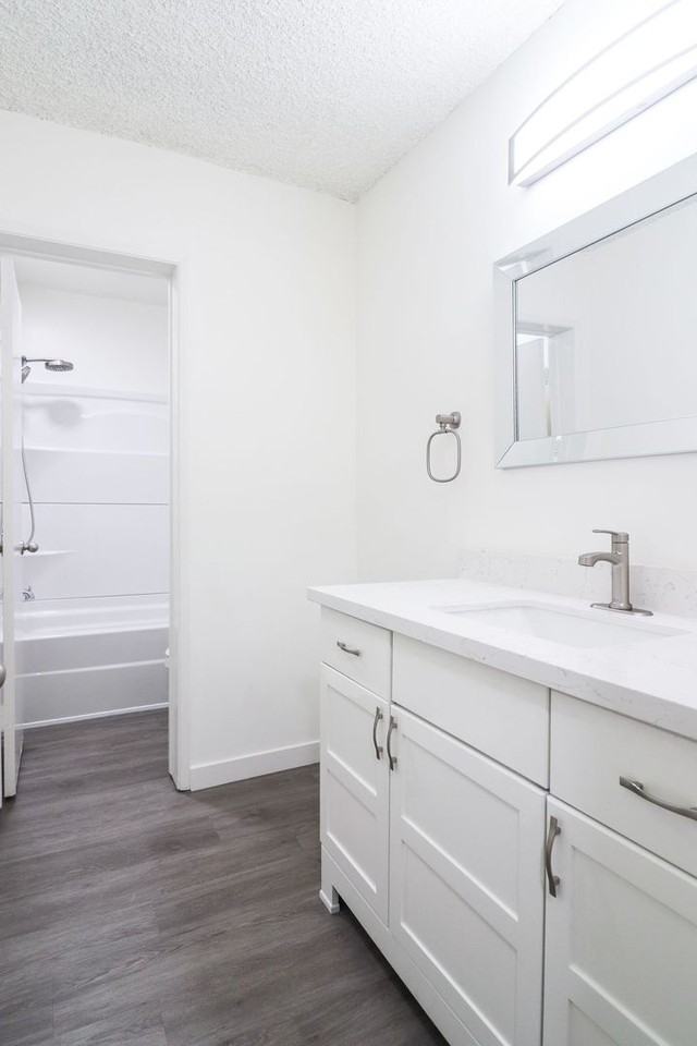 Fantastic gated 71 units building complex in Encino with pool, laundry facilities, assigned parking, on site manager... - Photo 6 of 21