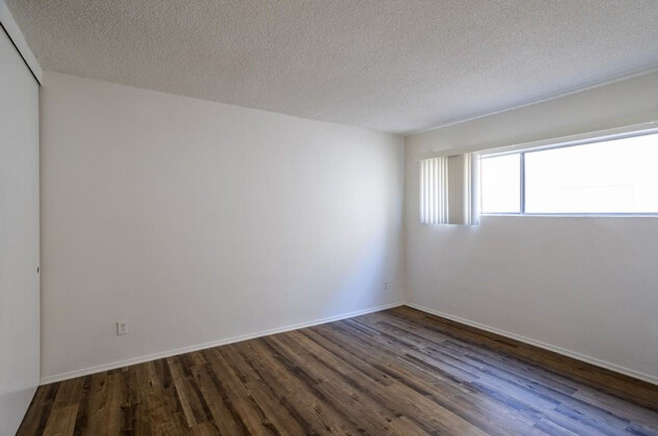 Big Roscoe Apartments - Photo 6 of 19