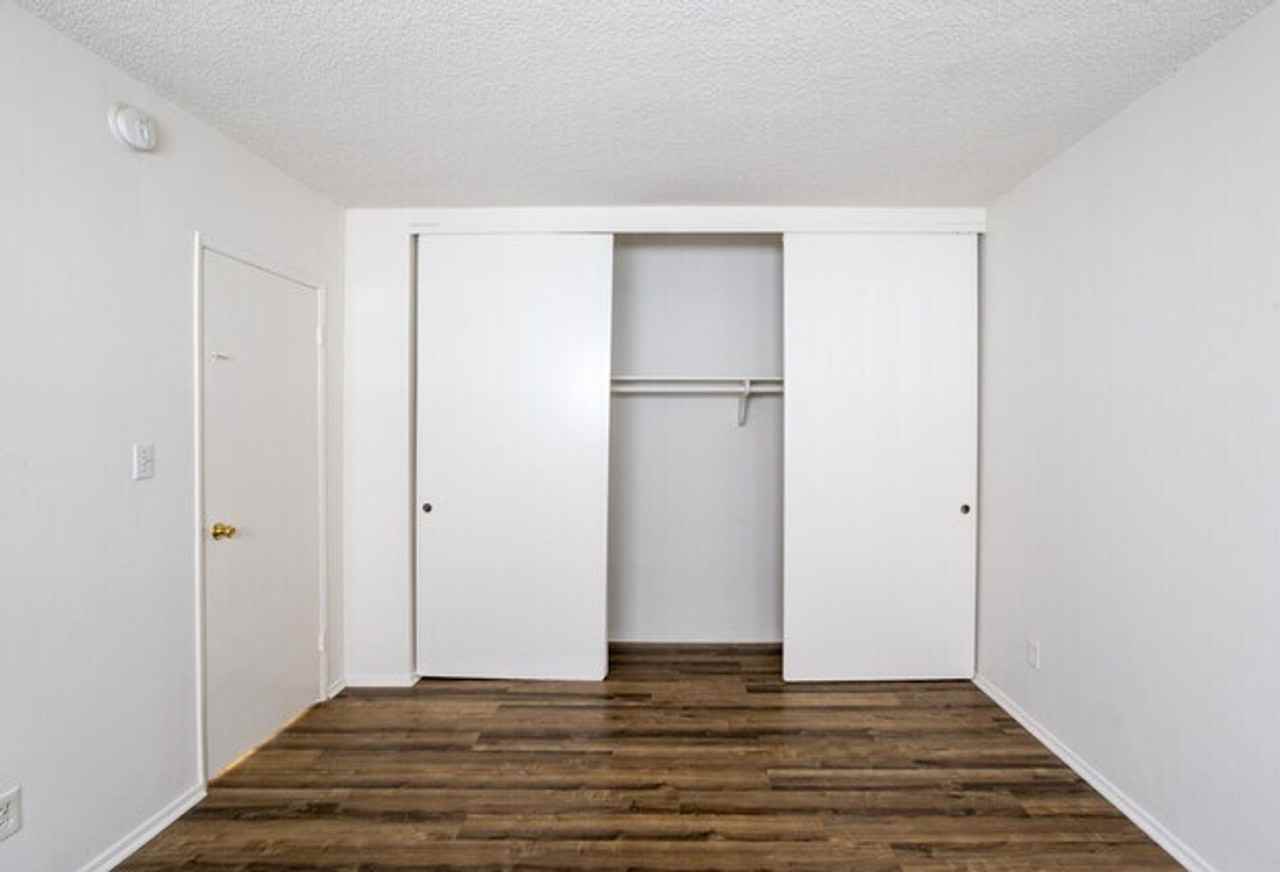 Big Roscoe Apartments - Photo 7 of 19