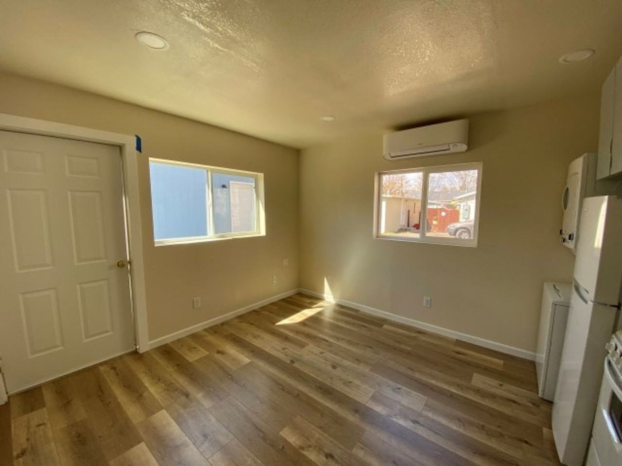 M343/345 - Photo 2 of 10