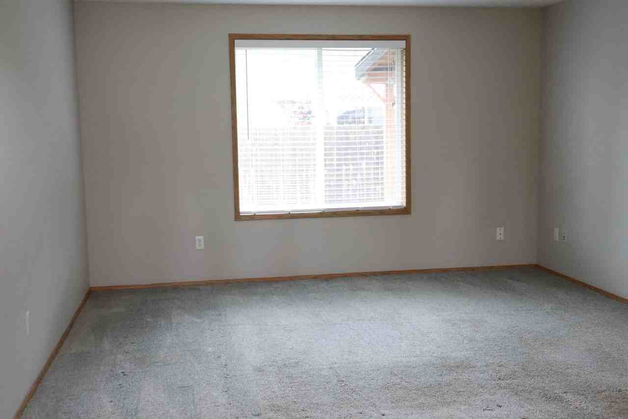 17002 Ne 19th Way - Photo 3 of 27