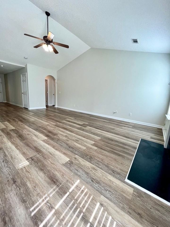 110 Faybrook Dr - Photo 6 of 27