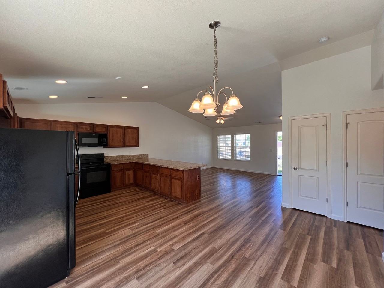 1345 Deerfield Dr - Photo 2 of 28