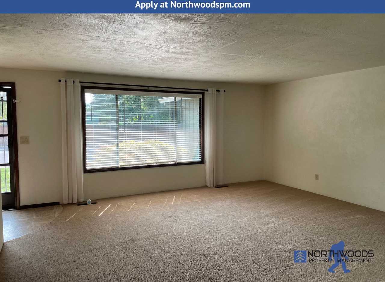 1293 Ruskin Dr - Photo 6 of 27