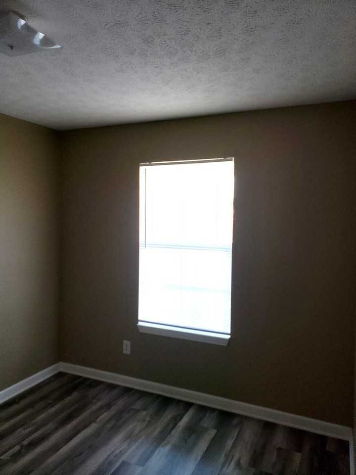 2202 Laurie Ave - Photo 2 of 11