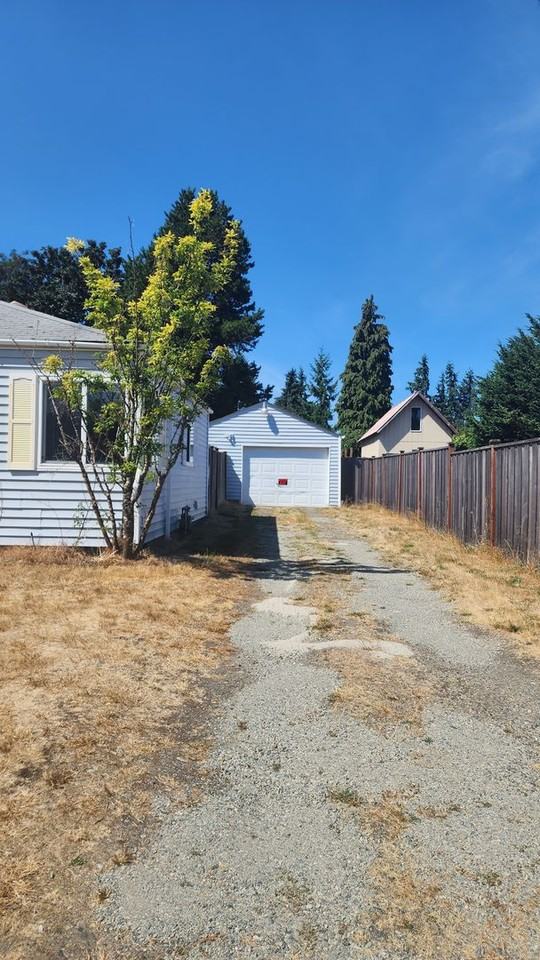 1044 S Oxford St - Photo 3 of 27