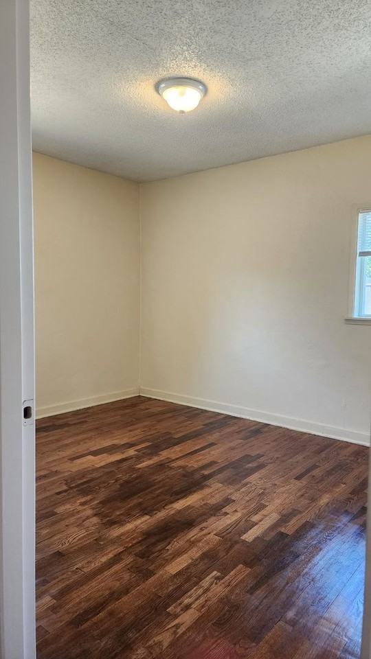 1044 S Oxford St - Photo 7 of 27