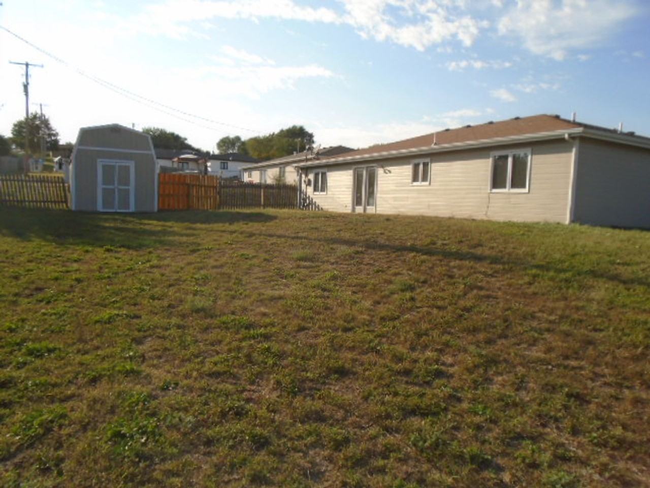 211 William Dr - Photo 2 of 17