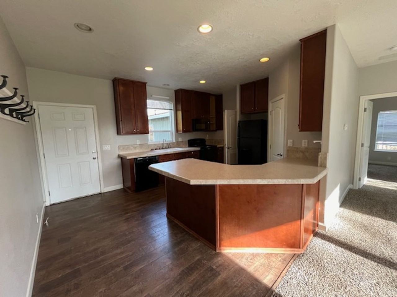 BAI145 - Photo 3 of 15