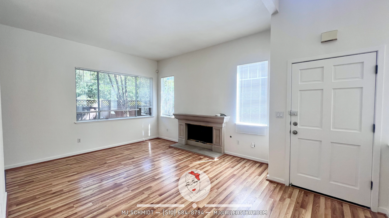 303 Sutton Cir - Photo 2 of 34