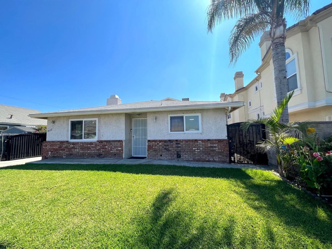 La Salle-8632 - Photo 2 of 17