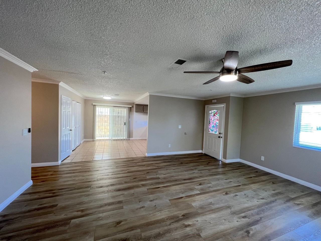 La Salle-8632 - Photo 3 of 17