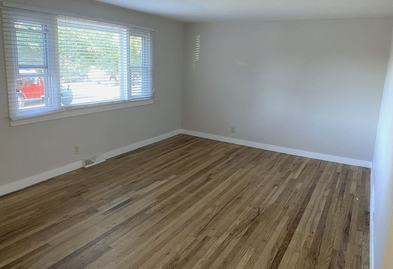 5557 E Asbury Ave - Photo 3 of 34