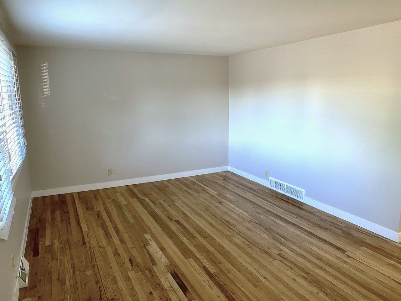 5557 E Asbury Ave - Photo 2 of 34