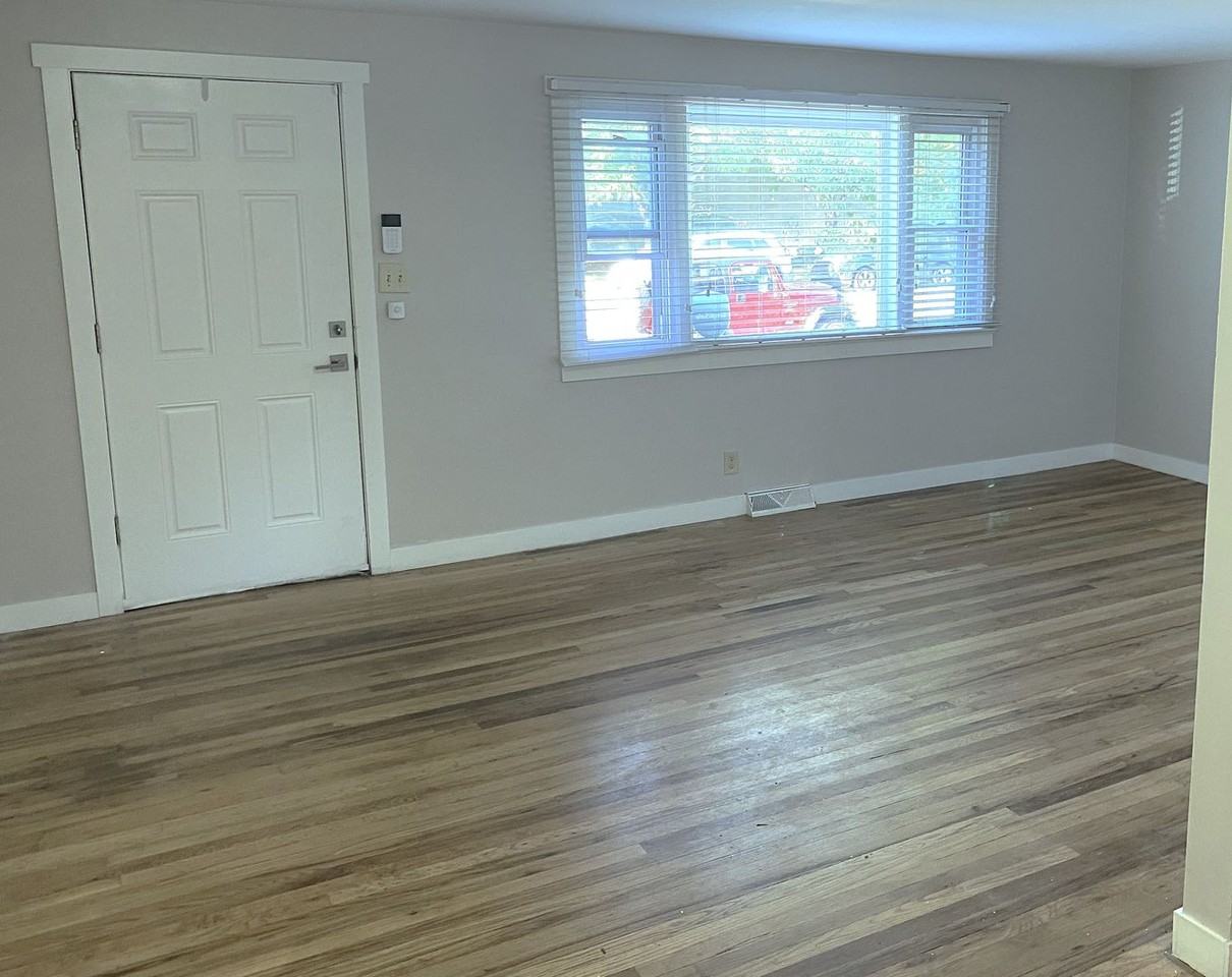 5557 E Asbury Ave - Photo 5 of 34