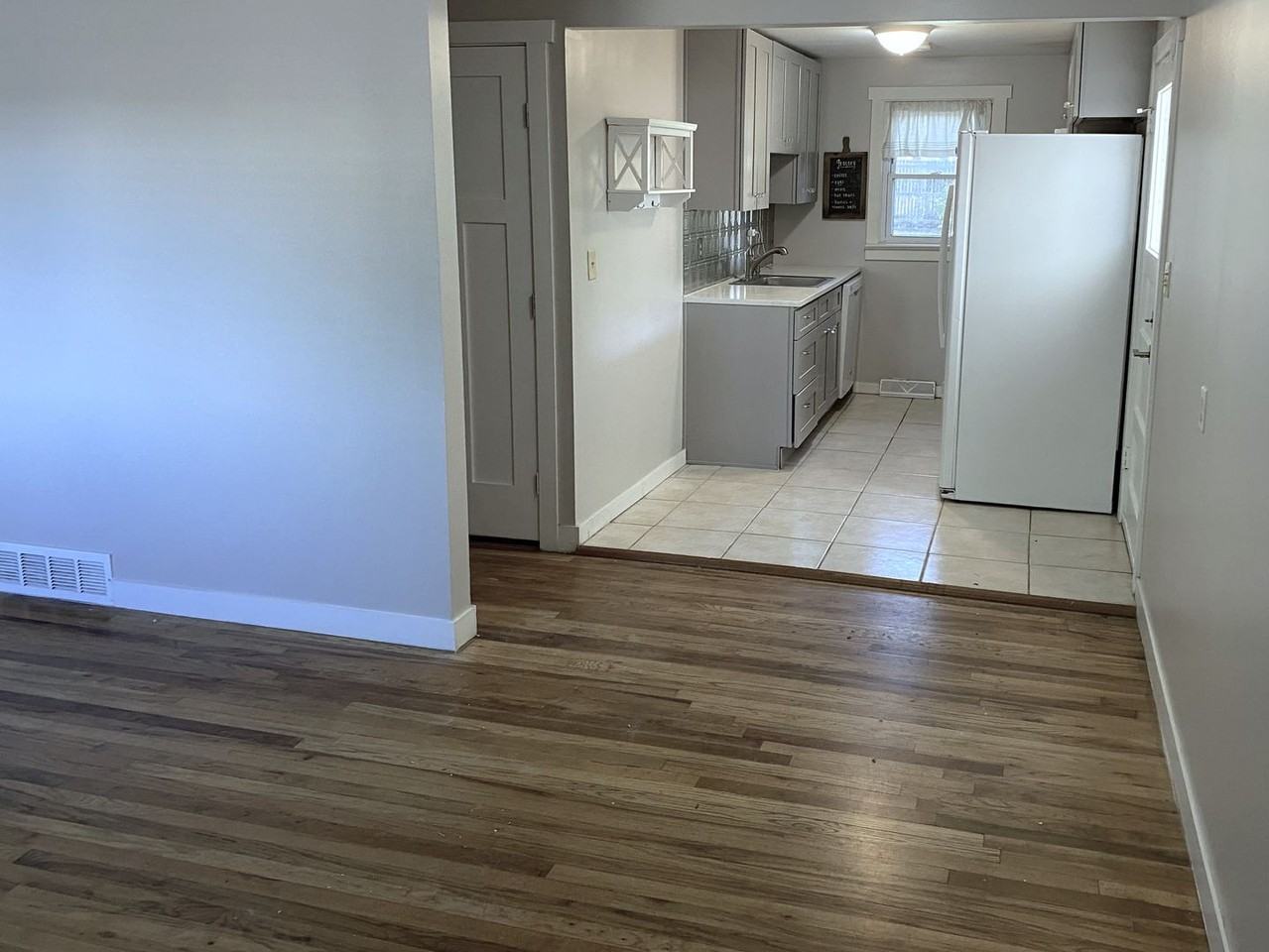 5557 E Asbury Ave - Photo 6 of 34