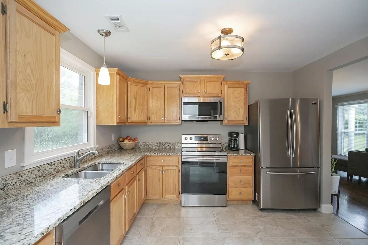 518 Brentlawn Dr - Photo 3 of 25