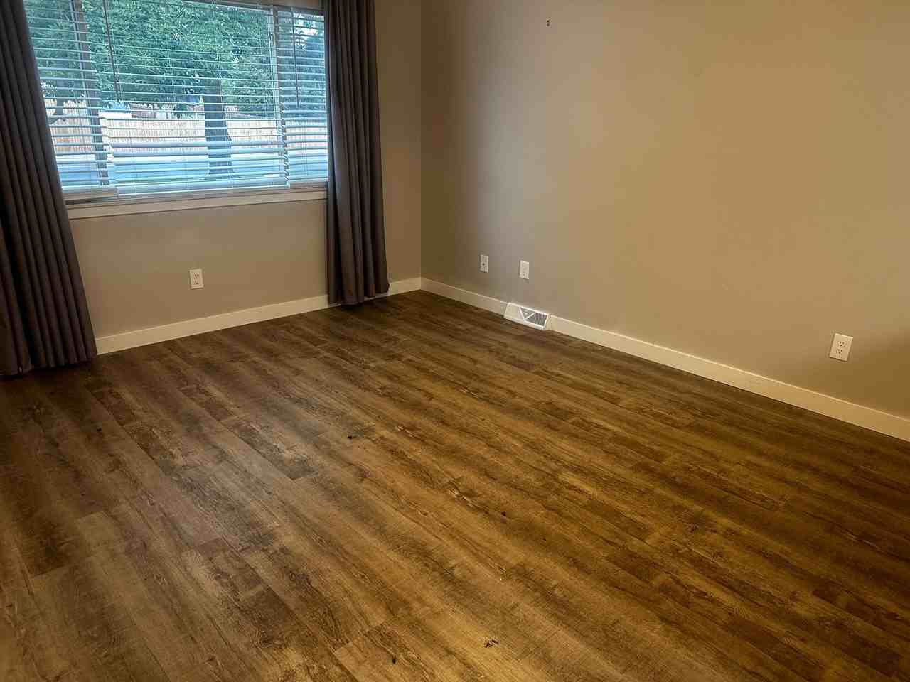 1928 29th Ave - Photo 4 of 48