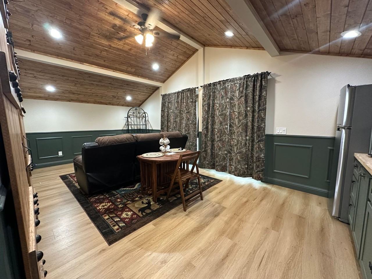 1221 Beecher Ave - Photo 3 of 11