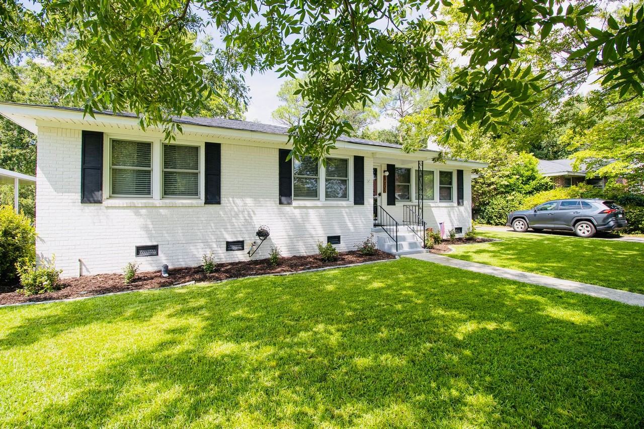 1508 Hollyberry Ln - Photo 3 of 50