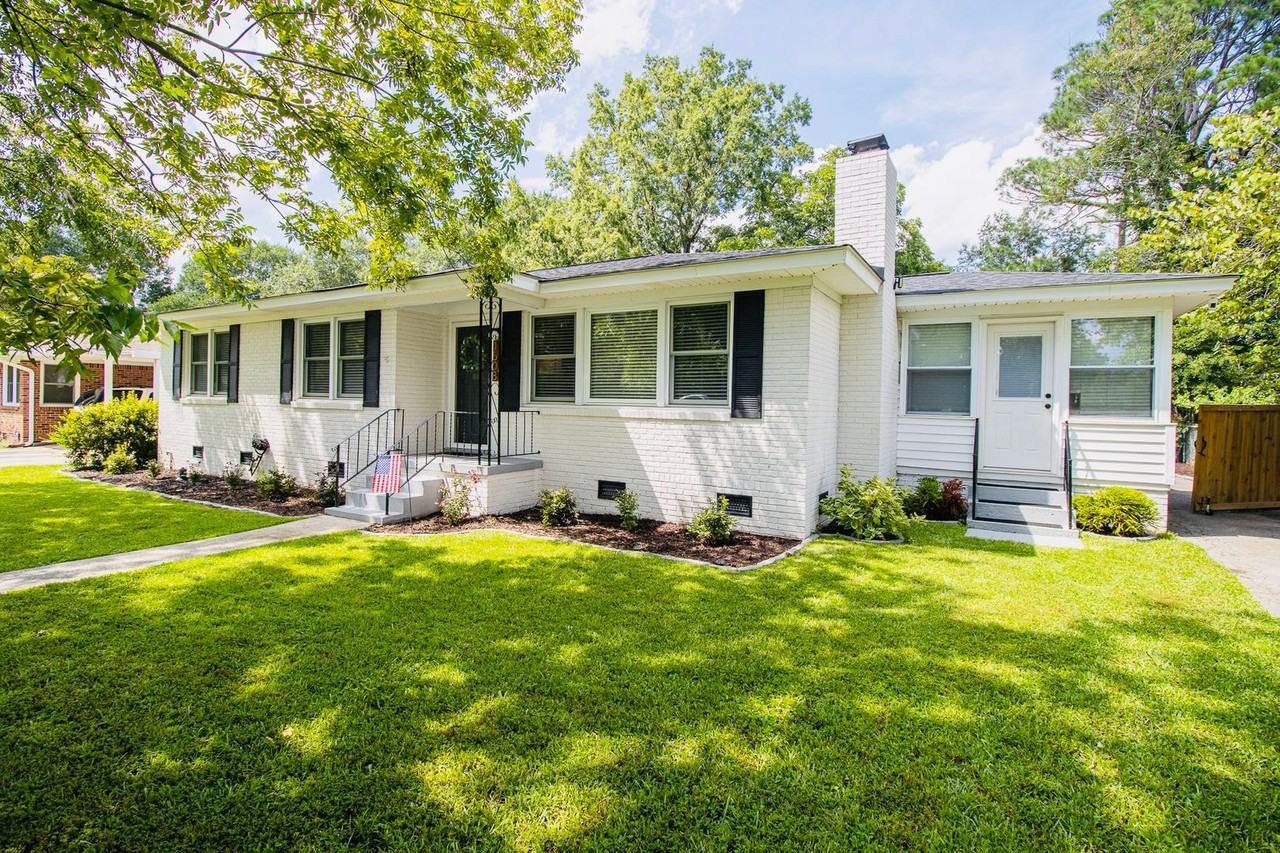 1508 Hollyberry Ln - Photo 4 of 50