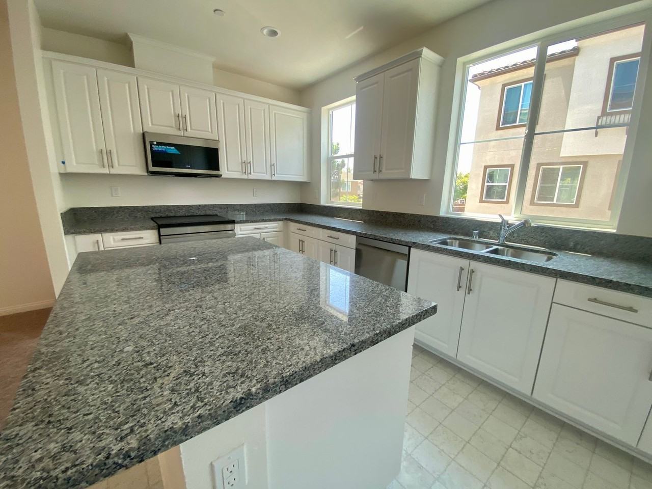 315 Liberty Way - Photo 6 of 43