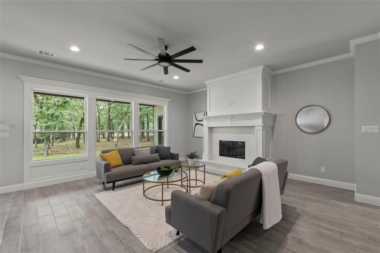 247 Colonial Dr - Photo 3 of 31