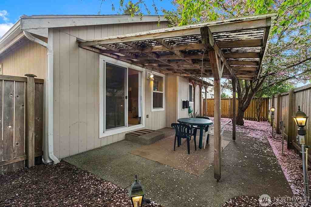 1304 Golf Club Rd Se #NA - Photo 6 of 9