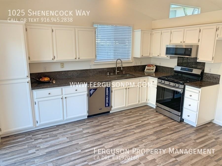 1025 Shenencock Way - Photo 2 of 17