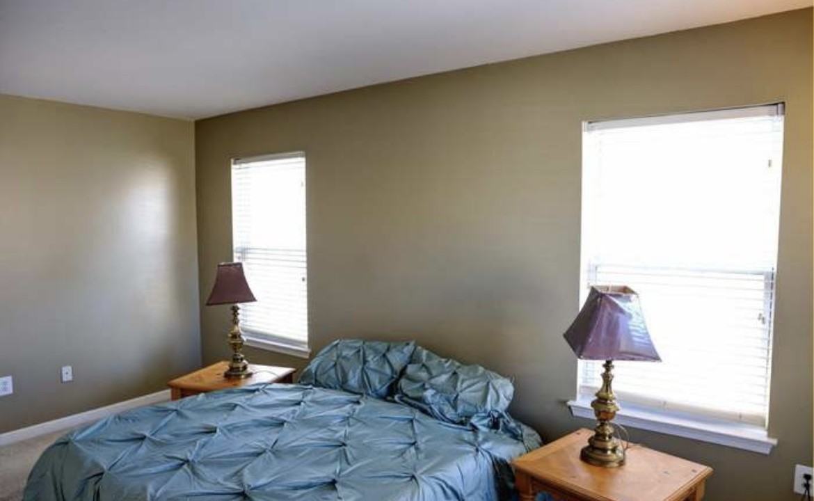 920 Argyle Ave #920 - Photo 2 of 20