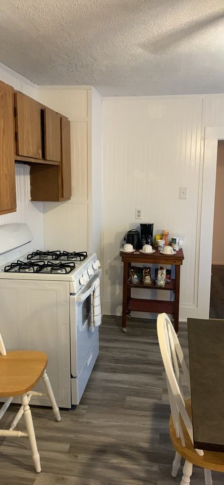 88 Barker Street #B - Photo 6 of 13