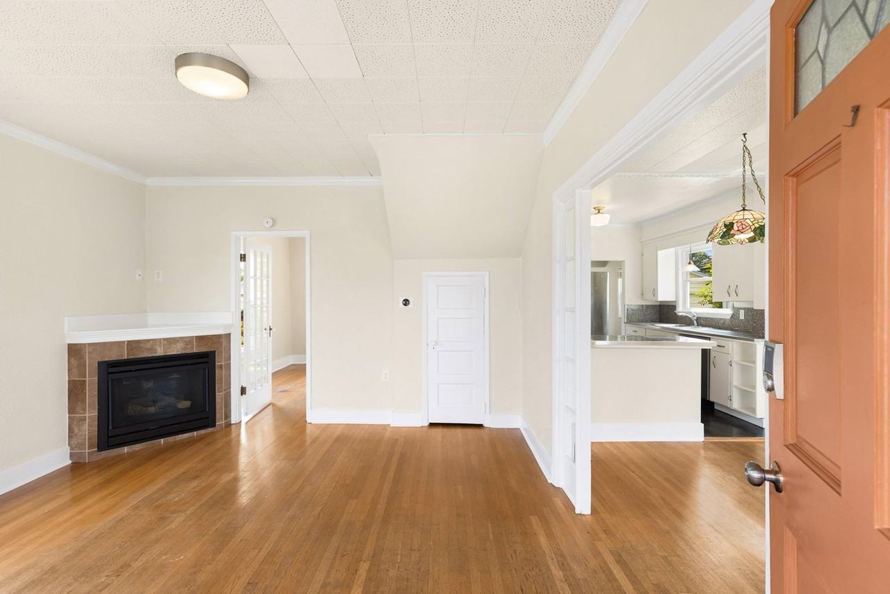 5115 S Mayflower St - Photo 3 of 18