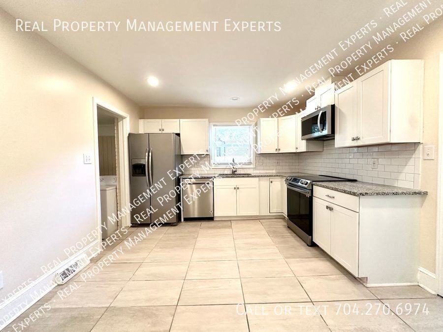 2026 Eastway Dr - Photo 2 of 17