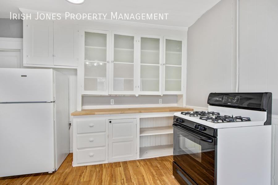 1899 Seneca St #2 - Photo 5 of 16