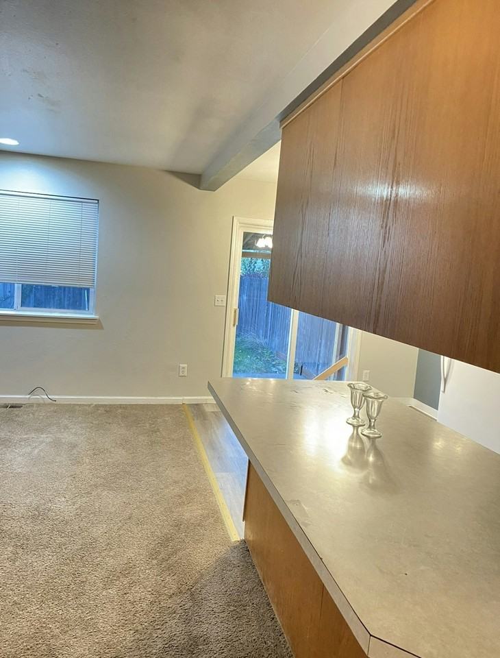 965 Todd Ct - Photo 7 of 9