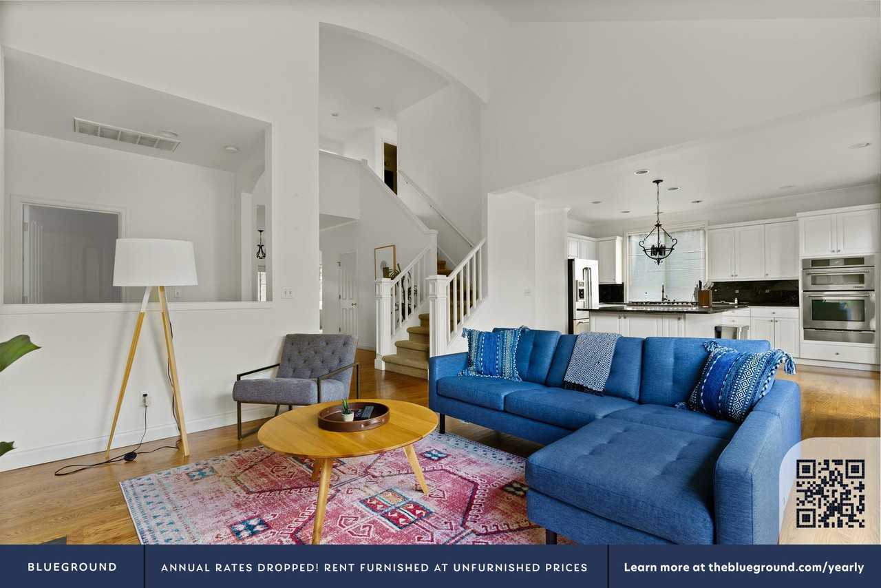 24850 Ne 2nd Ct #701 - Photo 3 of 32