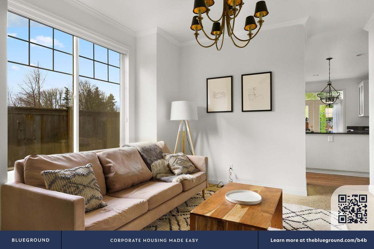 24850 Ne 2nd Ct #701 - Photo 5 of 32