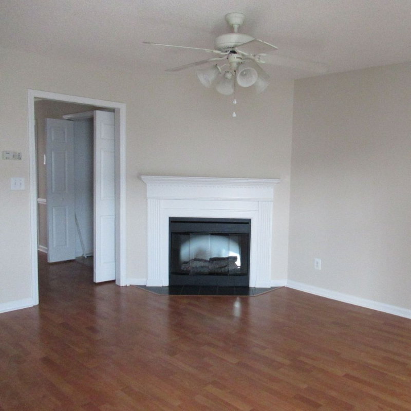 3959 Sterling Pointe Dr #QQQ8 - Photo 2 of 14