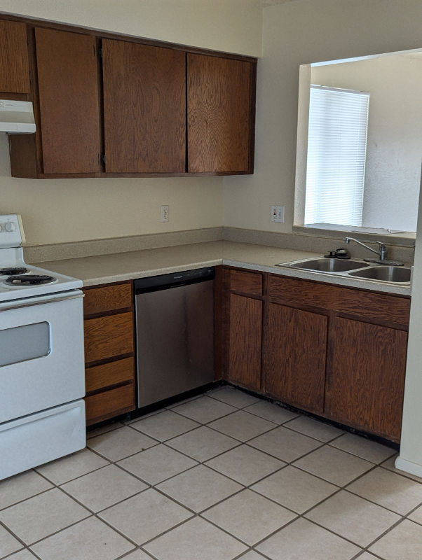 429 Dartmouth Ave #429D - Photo 3 of 8