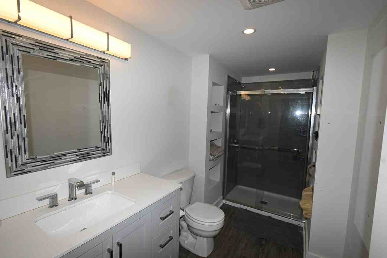 5395 Erickson St #A - Photo 7 of 9